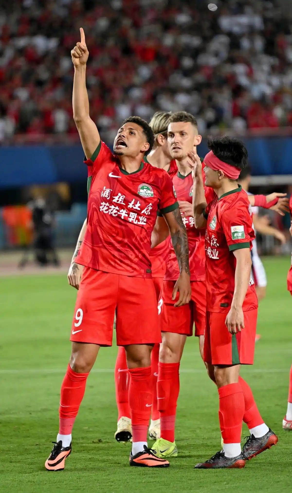 关于双方球队的实力均衡，这场比赛将成为本赛季的一大看点的信息