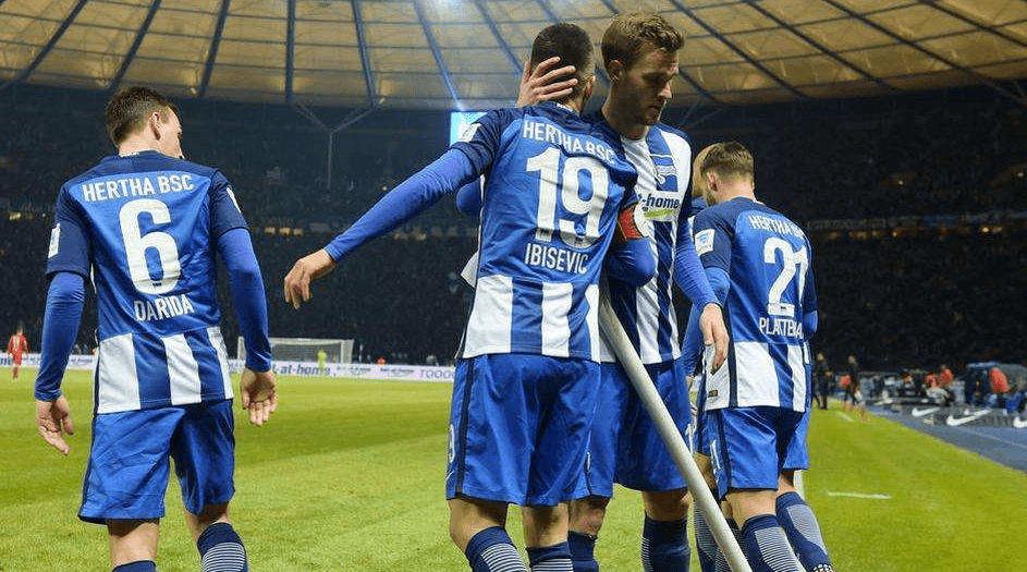 柏林赫塔教练组合相互配合，默契十足的简单介绍