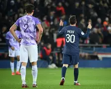 亚眠战平昂热，法国足球赛场争夺激烈(昂热对巴黎fc)