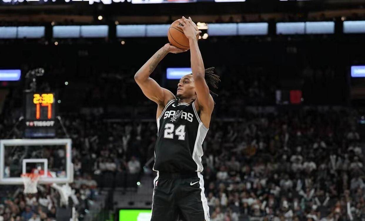 关于安东尼战胜伤病卷土重来,为球队贡献不可或缺的火力的信息 关于安东尼战胜伤病卷土重来,为球队贡献不可或缺的火力的信息