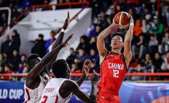 菲律宾队逐渐崛起，成为国际篮坛黑马(菲律宾队逐渐崛起,成为国际篮坛黑马之一)