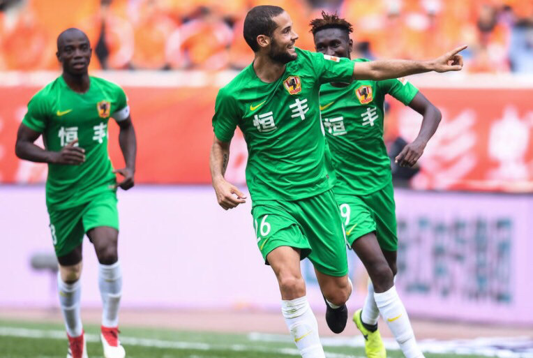 客场大胜展现实力，恒丰球队勇攀榜首的简单介绍