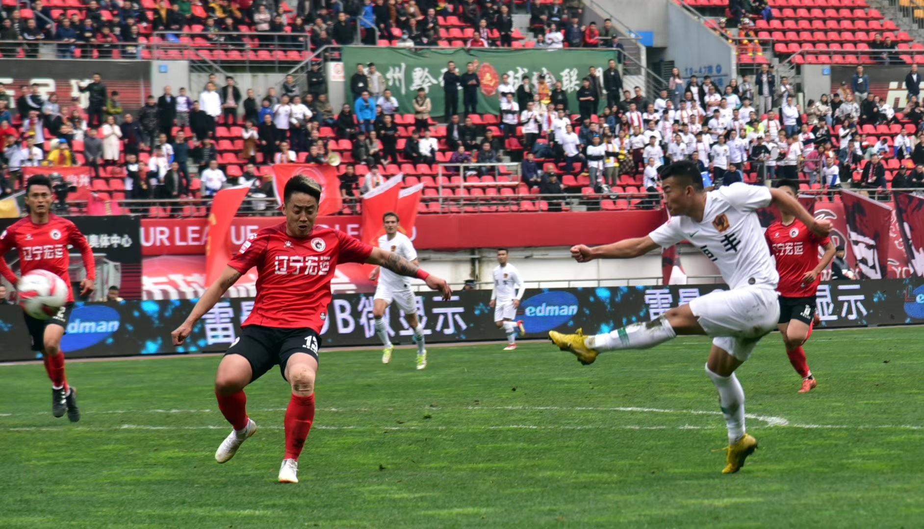 客场大胜展现实力，恒丰球队勇攀榜首的简单介绍