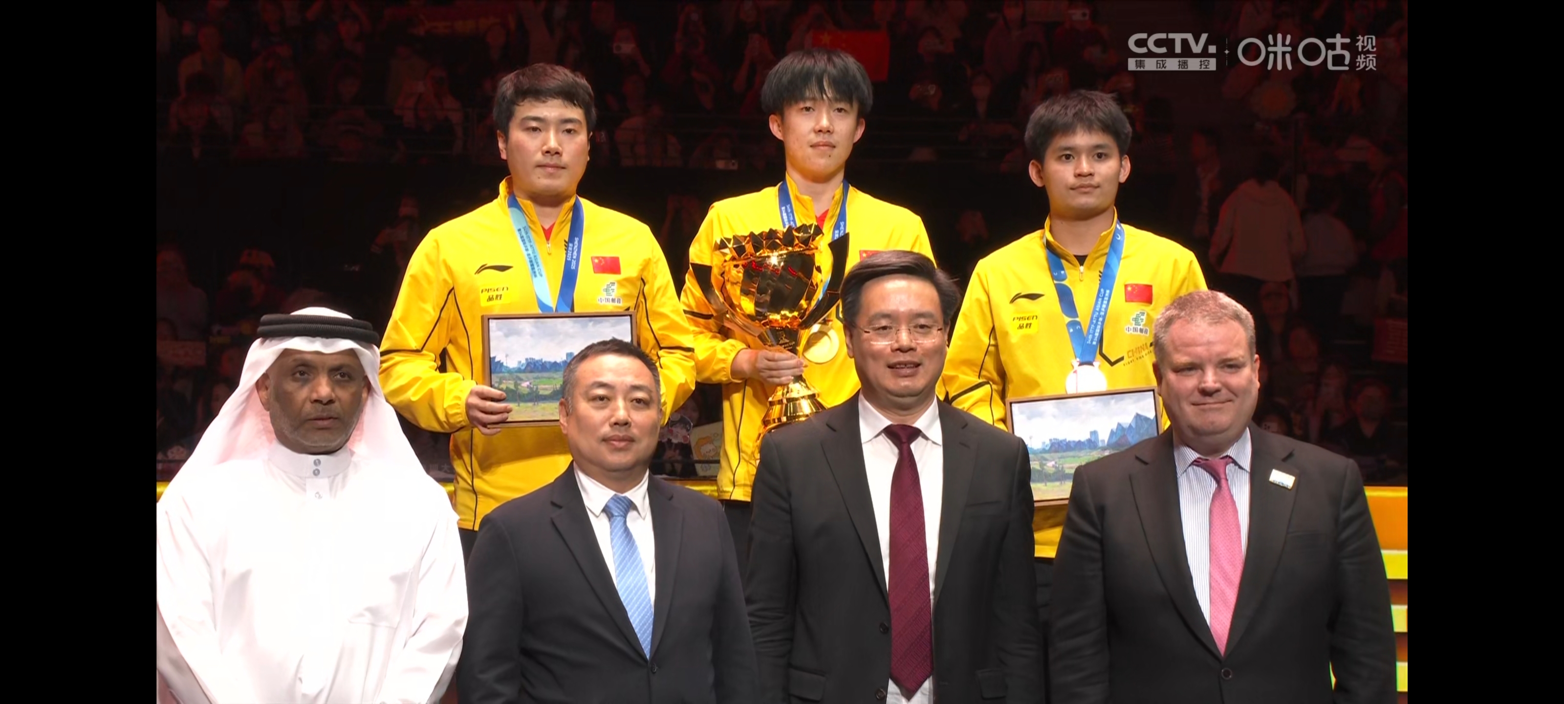 球队在比赛中坚守阵地,展现出色的实力英语